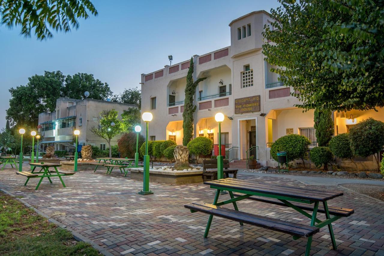 Hotel Degania Bet Kibbutz Country Lodging Kinneret Exterior foto